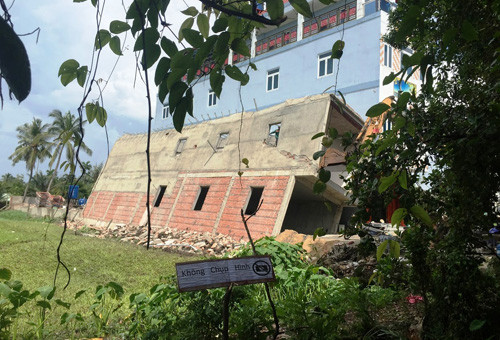 TP HCM: Nha 2 tang dang xay bat ngo do sap, de nha 3 tang