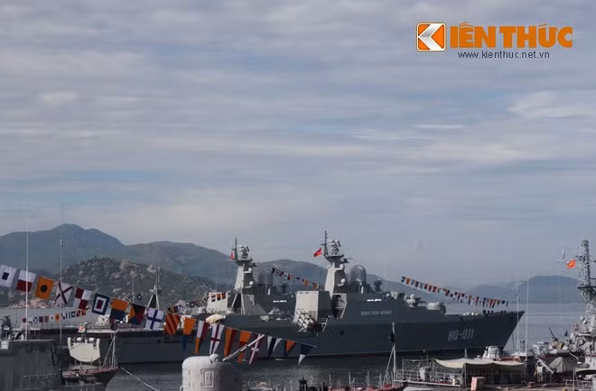 Nhưng tại thời điểm hiện tại, nhiều khả năng cặp tàu thứ ba sẽ tăng thêm ít nhất 100 triệu USD, bao gồm cả việc lắp đặt hệ thống tên lửa hành trình Kalibr-NKE mới trên tàu. Hà Nội sẽ cố gắng tận dụng tình hình hiện tại để được giảm giá kha khá từ Rosoboronexport; hơn nữa, vị thế đàm phán của Việt Nam có vẻ khá mạnh.