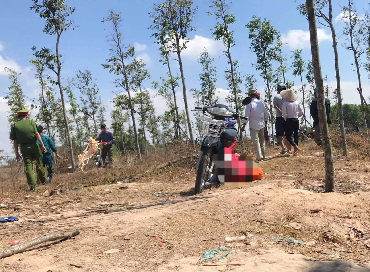 Nghi án thanh niên bị sát hại ở bãi đất trống trong ngày mùng 4 Tết Nghi an thanh nien bi sat hai o bai dat trong trong ngay mung 4 Tet