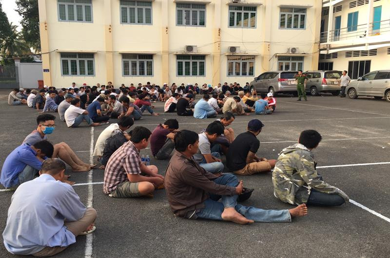 Cháu của trưởng công an huyện cầm đầu sòng bạc tài xỉu - Hình 2 Chau cua truong cong an huyen cam dau song bac tai xiu-Hinh-2