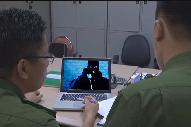 "Quý bà" Sài Gòn mất gần 1 tỷ sau cuộc gọi của "trung uý công an" Người phụ nữ ở Sài Gòn mất gần 1 tỷ đồng từ cuộc điện thoại bí ẩn.