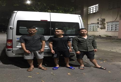 Kiểm tra chung cư phát hiện nhóm “giang hồ” gốc Bắc cho vay nặng lãi với lãi suất hơn 50%/tháng.