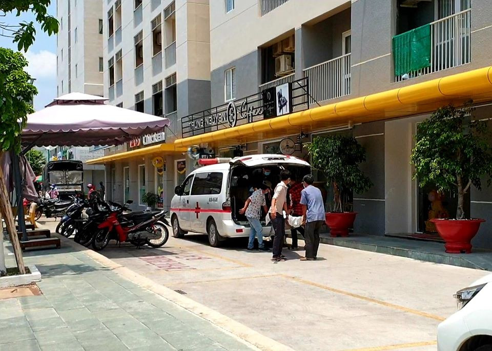 Thi thể Phó giám đốc Công ty môi trường bốc mùi trong căn hộ chung cư Thi the Pho giam doc Cong ty moi truong boc mui trong can ho chung cu