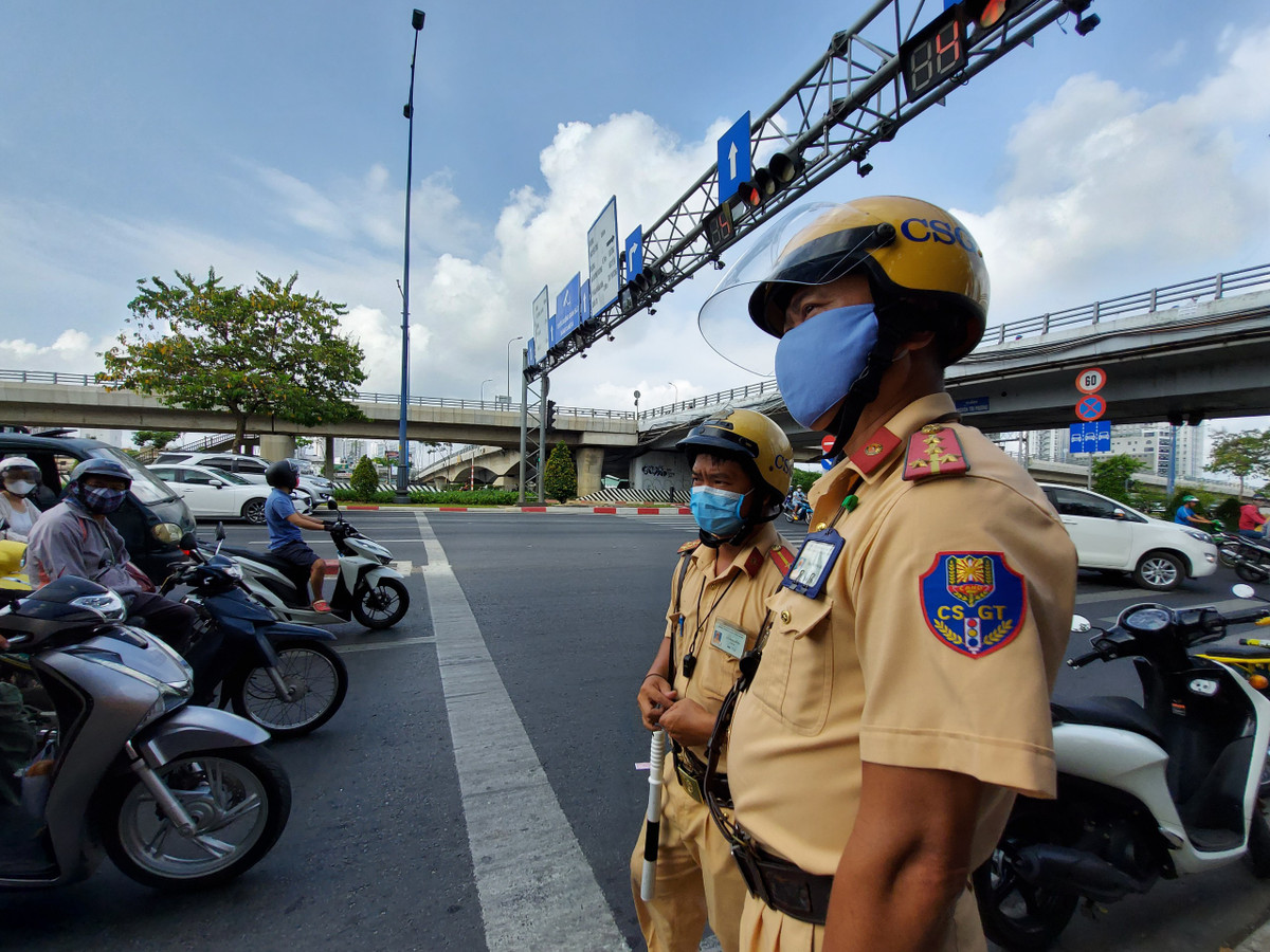 93 truong hop khong co bao hiem xe may bi phat trong 3 ngay tong kiem soat-Hinh-2