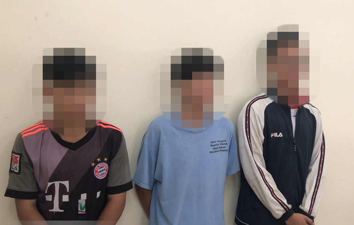 Người phụ nữ thuê người tạt sơn trộn mắm tôm vào quán cà phê Nguoi phu nu thue nguoi tat son tron mam tom vao quan ca phe