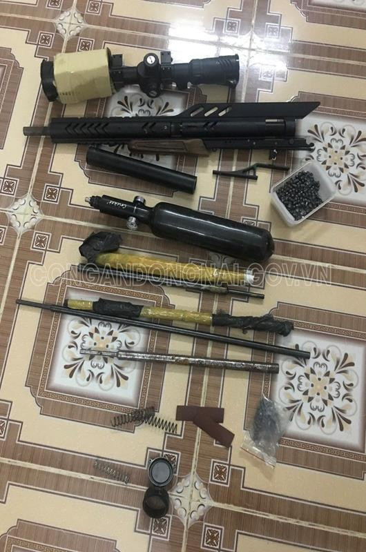 Thanh niên mua linh kiện trên mạng về chế tạo súng hơi bán giá 10-20 triệu đồng - Hình 2 Thanh nien mua linh kien tren mang ve che tao sung hoi ban gia 10-20 trieu dong-Hinh-2