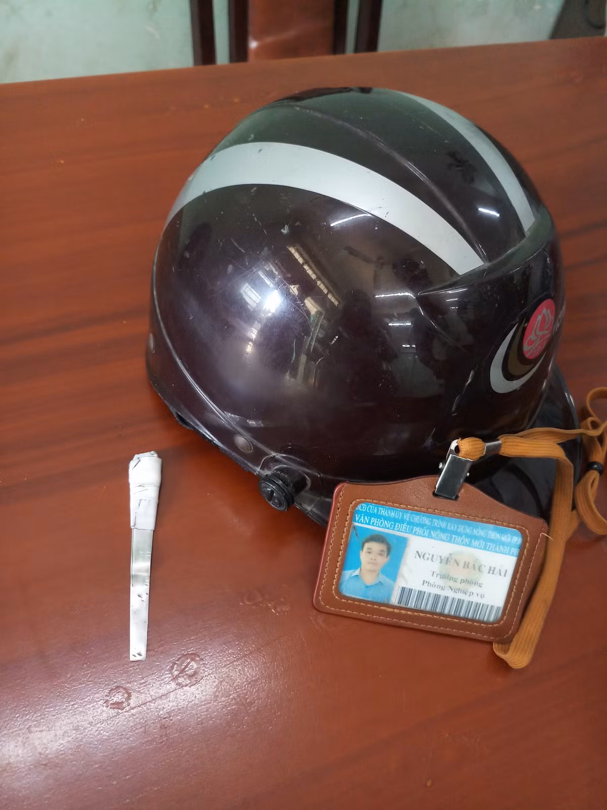 Bat ke doi mu BH Cong an vao tru so co quan nha nuoc trom cap-Hinh-3