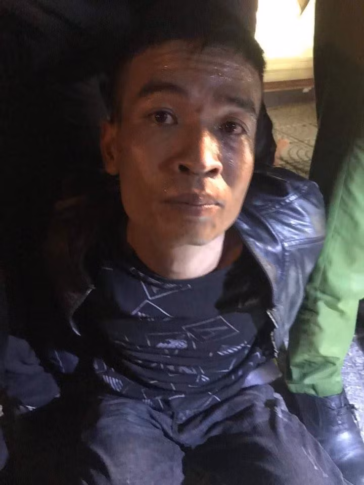 Nguoi dan ong dot nhap cua hang FPT Shop trom hon nua ty dong