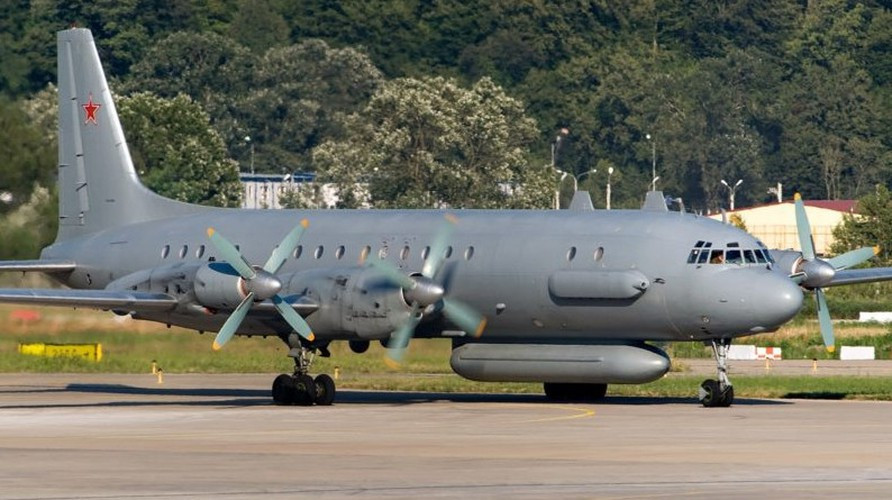 Thông tin trên căn cứ dữ liệu giám sát các chuyến bay của phi cơ quân sự Nga trên bầu trời Syria, cụ thể vào lúc 22h58 (giờ địa phương), một máy bay trinh sát Nga đã bay qua khu vực núi Zaviya (Rina).