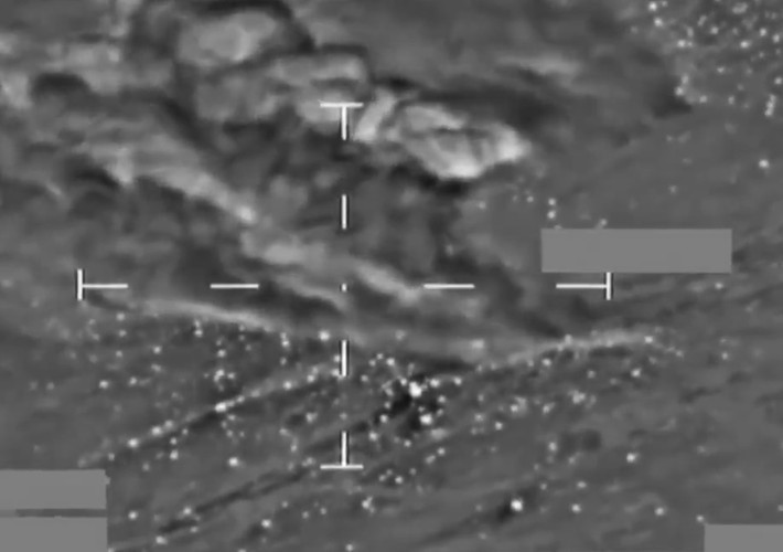 "Sau một cuộc kiểm tra kỹ lưỡng khu vực xung quanh xem có dấu hiệu của dân thường hay không, chiến đấu cơ đã sử dụng bom dẫn đường có độ chính xác cao Paveway IV để tấn công tất cả 6 hang động này".