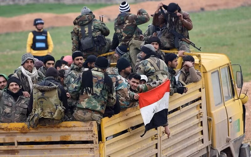 Theo một nguồn tin thực địa, bên cạnh SAA, lực lượng phòng vệ quốc gia (NDF) cũng đã gửi quân tiếp viện đến địa bàn Saraqib và Kafr Nabl trong cùng ngày.