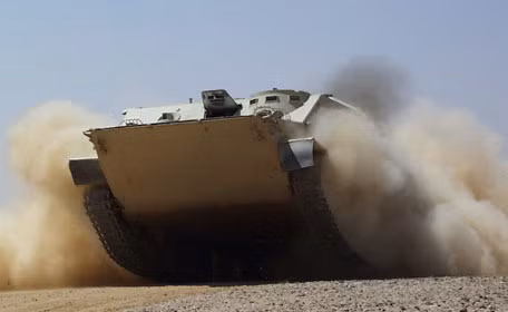 BTR-50PKM cũng sẽ được bổ sung khí tài quan sát mới gồm kính ngắm nhìn đêm TKN-1BS và TNV-2B có góc quan sát tương ứng là 170 độ và 44 độ. Ngoài ra còn có 7 khí tài giám sát ban ngày TNP-B với góc quan sát 160 độ và một thiết bị quan sát MK-4 "quét" 170 độ.