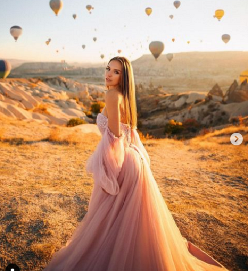 Đặc biệt, phần mông gắn liền với eo thon không chút mỡ thừa, thực sự hoàn hảo.