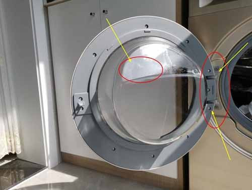 Hơn nữa, cánh cửa của máy giặt chỉ có phần khớp là điểm chịu lực. Mở cửa thời gian dài ảnh hưởng đến tuổi thọ máy. Mở cửa máy giặt liên tục cũng có thể ảnh hưởng đến lối đi.