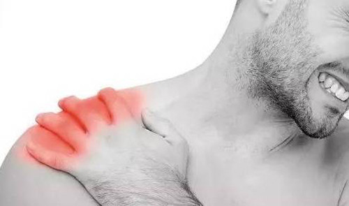 Được biết, khối u Pancoast (u vùng đỉnh phổi) là một loại ung thư phổi phát triển ở phần trên của phổi và có thể lan đến xương sườn, một số đốt sống trong cột sống, dây thần kinh và mạch máu.