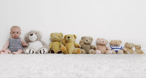 3. Bà mẹ sinh nhiều con nhất thế giới. Ca sinh nở kì lạ này thuộc về vợ đầu của Feodor Vassilyev (Nga), được Kỷ lục Guinness Thế giới ghi nhận là bà mẹ sinh nhiều con nhất. Được biết, bà có tới 69 đứa trẻ. Trong số đó, có 16 cặp sinh đôi, 7 cặp sinh ba và 4 cặp sinh tư. Những lần sinh con này cũng giúp bà giữ kỷ lục về số lần sinh đôi và sinh tư lớn nhất thế giới.