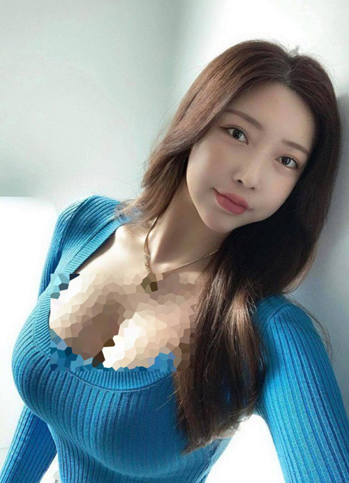 Từng có thời gian, “Đại hot girl Hàn Quốc” đối diện với tin đồn phẫu thuật nâng ngực để có vòng 1 nảy nở, cắt bỏ xương sườn để vòng eo thon gọn. Đứng trước những lời đàm tiếu, Choi Somi không phân trần mà có hành động thiết thực.