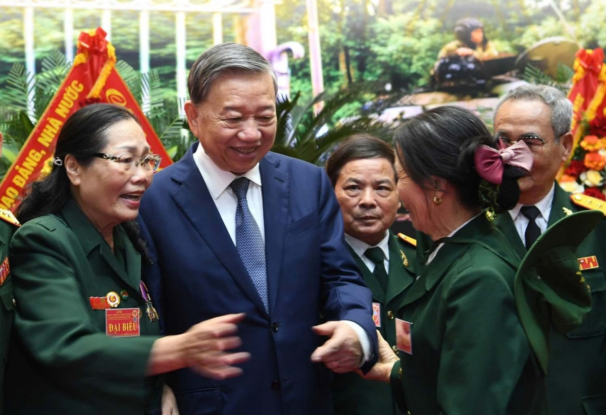 Tong Bi thu To Lam: Ghi nho cong lao cua cuu chien binh, thanh nien xung phong…-Hinh-3