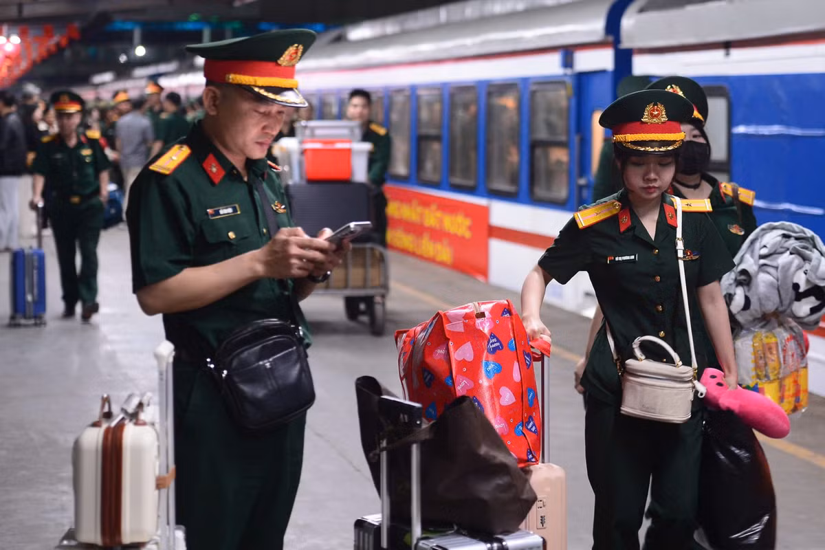 Trên hành trình, các đoàn sẽ dừng nghỉ tại các ga lớn như Đồng Hới, Đà Nẵng, Diêu Trì, Nha Trang, trước khi tiếp tục di chuyển đến địa điểm tập kết theo kế hoạch. Dự kiến ngày 6/4, các đoàn sẽ đến Đồng Nai. Sau đó, các khối sẽ về đơn vị để tiếp tục luyện tập, hợp luyện.