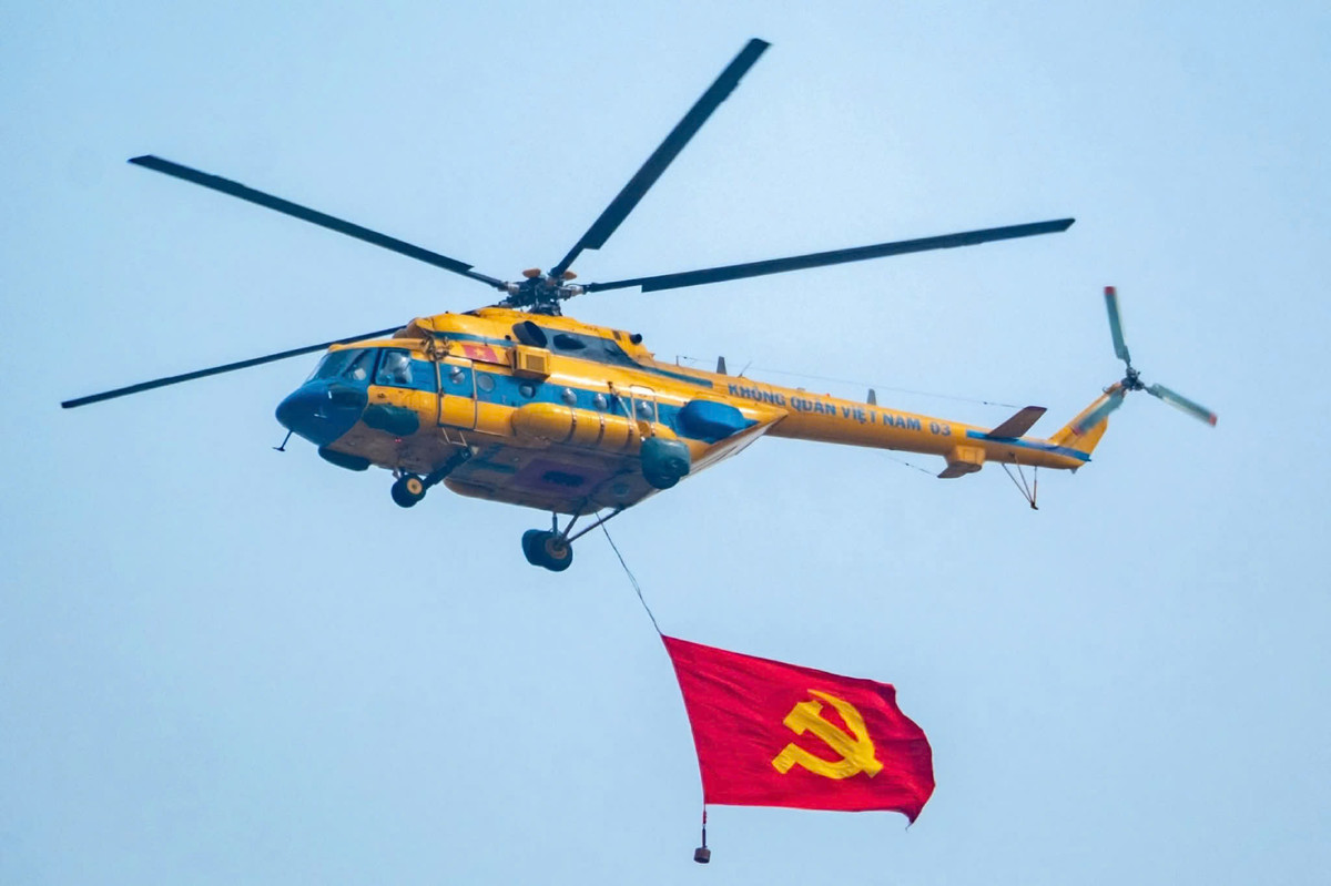 Trực tiếp: Diễu binh diễu hành kỷ niệm 50 năm ngày thống nhất đất nước - Hình 12 Truc tiep: Dieu binh dieu hanh ky niem 50 nam ngay thong nhat dat nuoc-Hinh-12