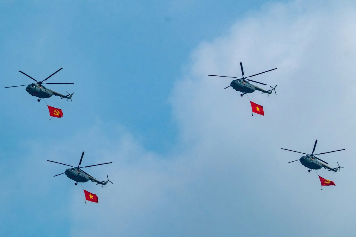 Trực tiếp: Diễu binh diễu hành kỷ niệm 50 năm ngày thống nhất đất nước - Hình 10 Truc tiep: Dieu binh dieu hanh ky niem 50 nam ngay thong nhat dat nuoc-Hinh-10