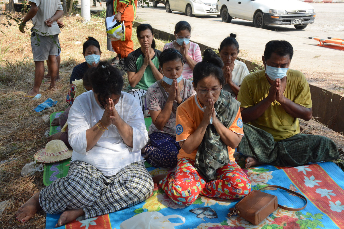 Chị Meme Cho, con gái nạn nhân cho biết, người bị mắc kẹt và thiệt mạng trong tòa nhà sập là cụ U Maung Tin, 74 tuổi. Tòa nhà nơi cụ sinh sống là tòa nhà 2386 (thuộc khu vực Bala Tidi, quận Zabu Thiri, thủ đô Naypyidaw), gồm 4 gia đình sinh sống, trong đó có gia đình cụ.