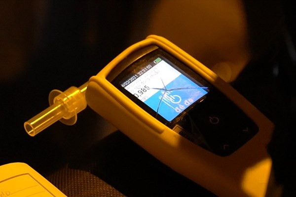  Giám đốc Sở Thông tin Đắk Nông vi phạm nồng độ cồn: Ngày 7/2, UBND tỉnh Quảng Ngãi quyết định xử phạt hành chính đối với ông Trần Văn Thương (trú tại TP Gia Nghĩa, Đắk Nông) số tiền 46 triệu đồng. Trước đó, lúc 22h15 ngày 19/1, tại đường Phan Bội Châu (phường Lê Hồng Phong, TP Quảng Ngãi), ông Thương đã vi phạm nồng độ cồn vượt quy định, không có Giấy phép lái xe”. Tháng 3/2023, UBND tỉnh Đắk Nông đã kiểm điểm trách nhiệm đối với ông Trần Văn Thương. 