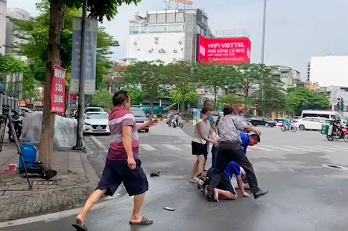 Vu phong vien Dai PT-TH Ha Noi bi hanh hung: Co khoi to hinh su?