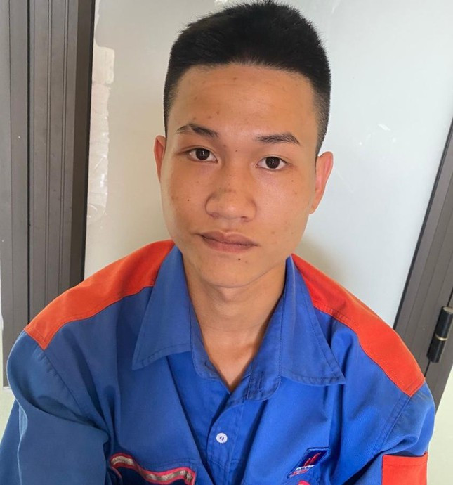 Nghĩ T. đã chết, Hoàng lấy băng dính cuốn tay, chân, miệng nạn nhân rồi cho vào bao tải và giấu dưới gầm giường. Đến tối, Hoàng đi xe máy chở bao tải ra cầu Hàm Rồng ném xuống sông phi tang. Chiếc xe máy, điện thoại và laptop của nạn nhân cũng được Hoàng bán đi sau đó với giá rất rẻ mạt. Như vậy, chỉ sau hơn 1 ngày kể từ khi phát hiện thi thể bị sát hại trôi trên sông Mã, Công an tỉnh Thanh Hóa đã bắt được kẻ sát nhân. Ngày 14/3/2023, TAND tỉnh Thanh Hoá tuyên Hoàng, tử hình cho hai tội Giết người và Cướp tài sản. 