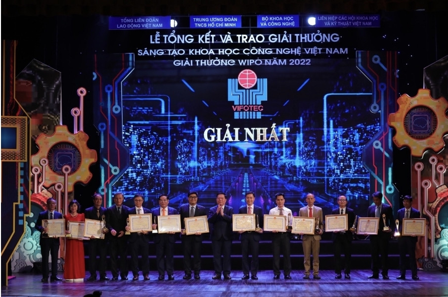 Trao giai thuong Sang tao khoa hoc va cong nghe Viet Nam lan thu 28