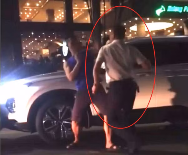 Trước đó, tối 17/5, Trung tá Nam đã thiếu gương mẫu trong lối sống, sinh hoạt, điều khiển xe ô tô khi đã uống rượu, đi sai làn đường, dẫn đến va chạm giao thông. Sau khi va chạm giao thông, Trung tá Nam có hành vi ứng xử thiếu văn hóa, đe dọa người khác tại nơi công cộng, vi phạm các quy định về trách nhiệm nêu gương của cán bộ, đảng viên, cán bộ công an nhân dân, vi phạm quy định của Đảng và quy tắc ứng xử của ngành công an. Hành vi trên của Trung tá Nam đã được người dân ghi lại và đăng tải lên mạng xã hội.