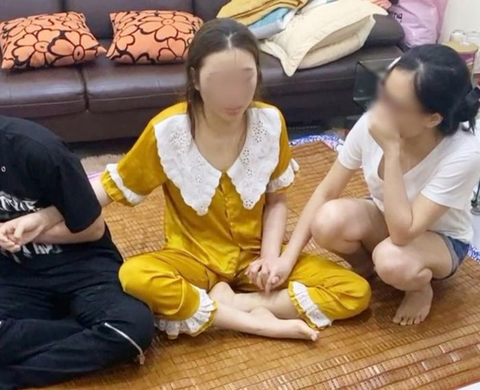 Hà Nôi: Tạm giữ nữ bảo mẫu nghi bạo hành bé 1 tháng tuổi Ha Noi: Tam giu nu bao mau nghi bao hanh be 1 thang tuoi