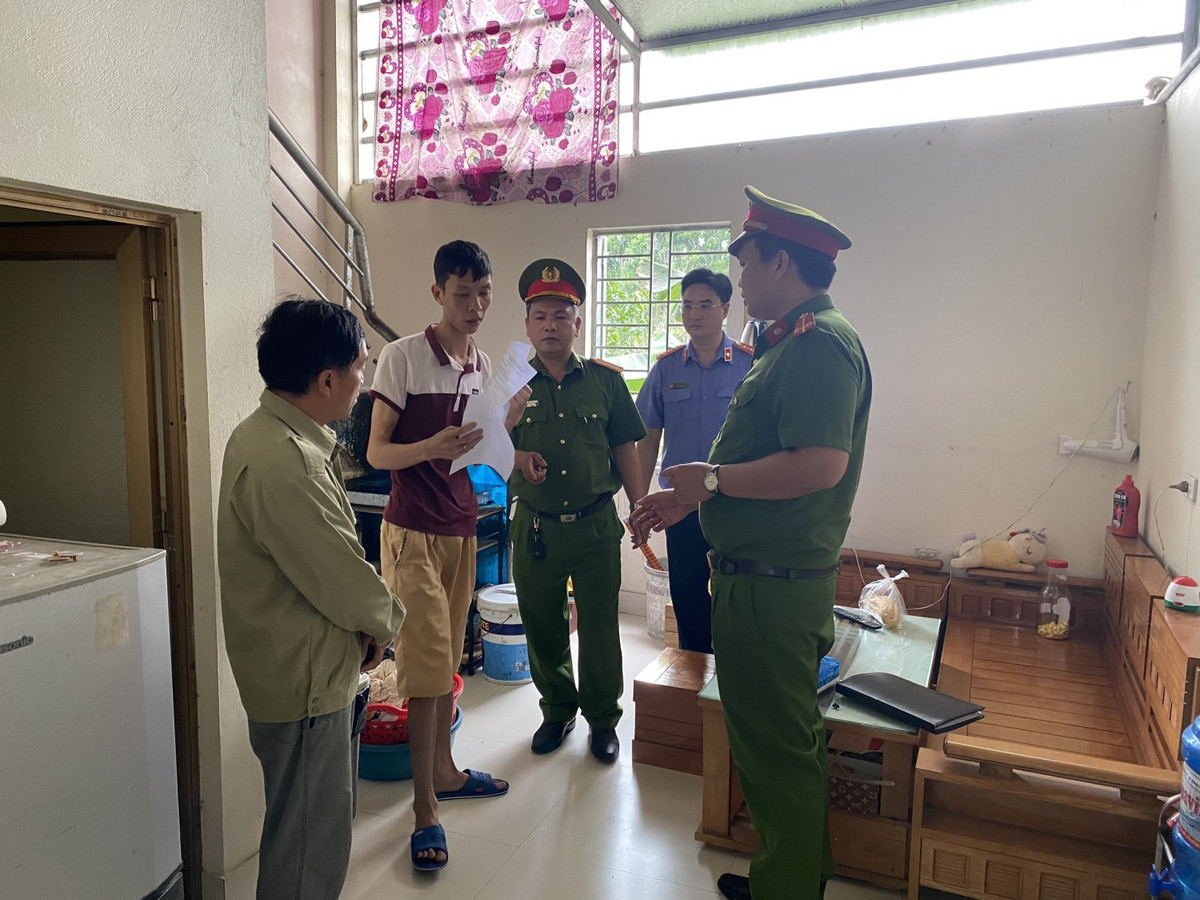 Hà Nam: Cháu gái lừa người thân xem bói, chiếm đoạt 1,5 tỷ đồng Ha Nam: Chau gai lua nguoi than xem boi, chiem doat 1,5 ty dong