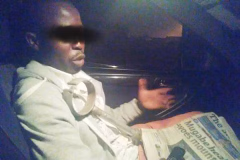 Nam giáo viên Chivamba (48 tuổi) ở Zimbabwe từng bị phụ nữ sàm sỡ