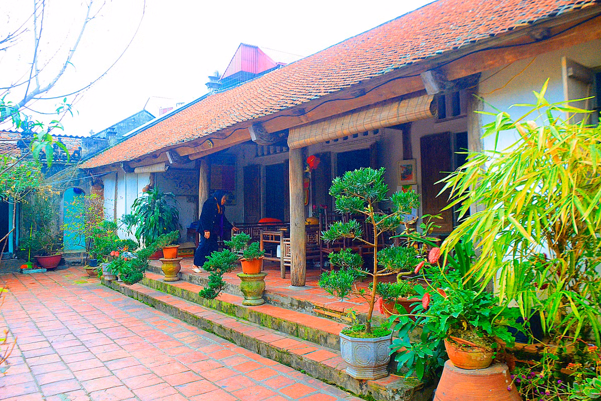 Ngôi nhà cổ của gia đình bà Điền được xây dựng theo truyền thống văn hóa lúa nước - truyền thống bao đời của vùng đồng bằng sông Hồng.