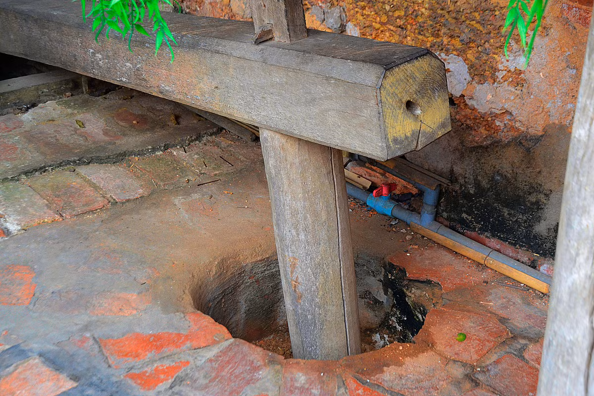 và cái chày dã gạo thủ công....