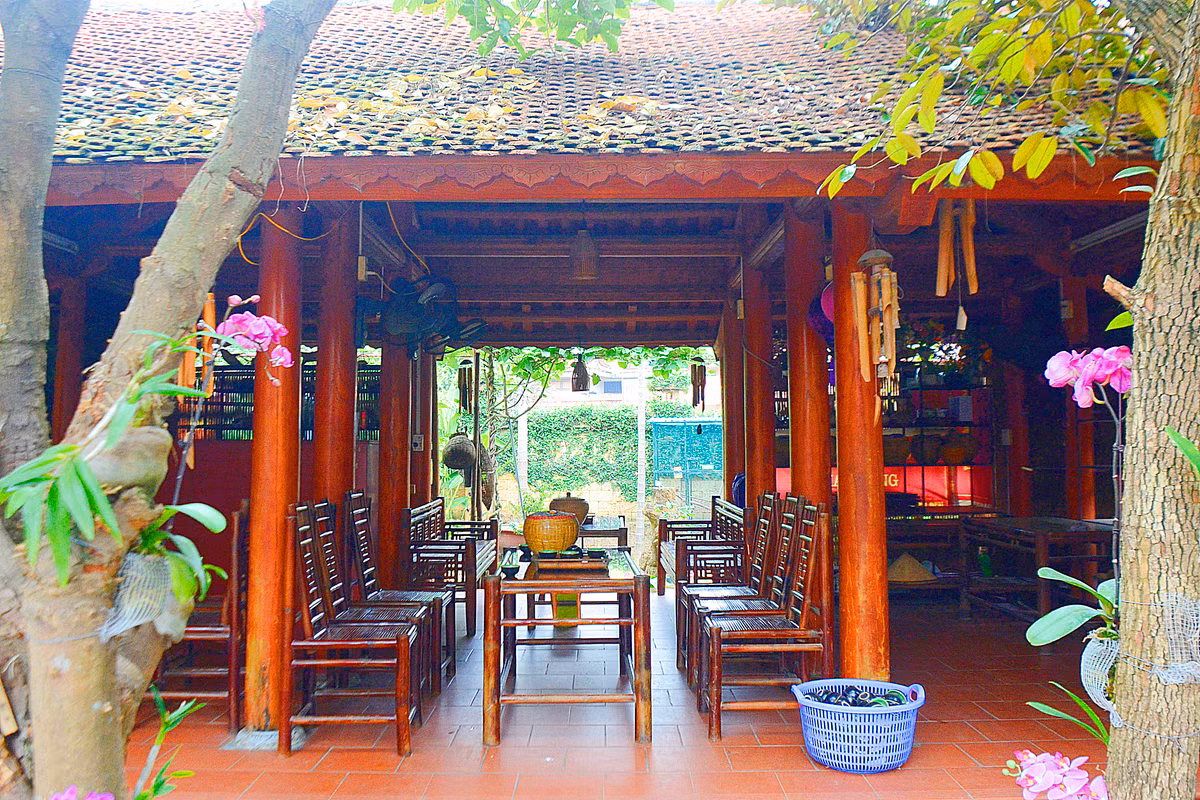 Đồng thời tuân thủ nguyên lý âm dương: bộ vì được ghép mộng kiểu âm dương, ngói lợp cũng dùng ngói âm dương...