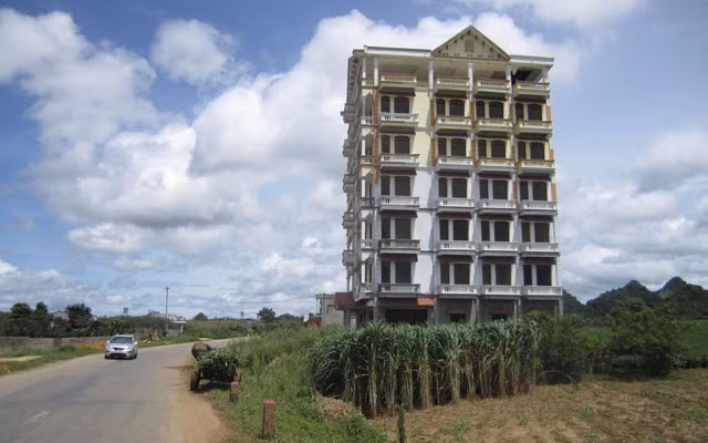 “Trùm” ma túy Tráng A Tàng (SN 1982, ở xã Loóng Luông, Mộc Châu, Sơn La) nổi tiếng với biệt danh "Tàng đôla, Tàng Keangnam" khét tiếng ở núi rừng phía Bắc. Ảnh: Dân Việt.