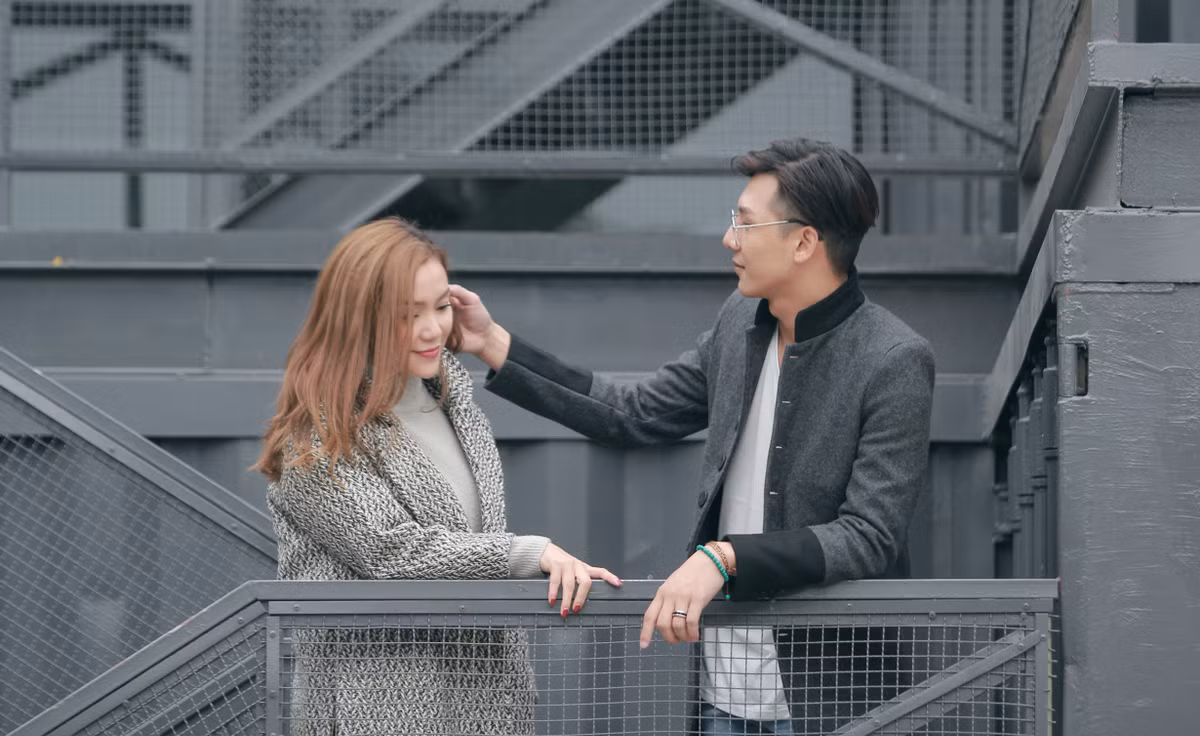 Hàng loạt album, MV được ra mắt và được khán giả đón nhận cùng với liveshow riêng được tổ chức tại Hà Nội là "trái ngọt" của Ngọc Anh trong năm 2016.