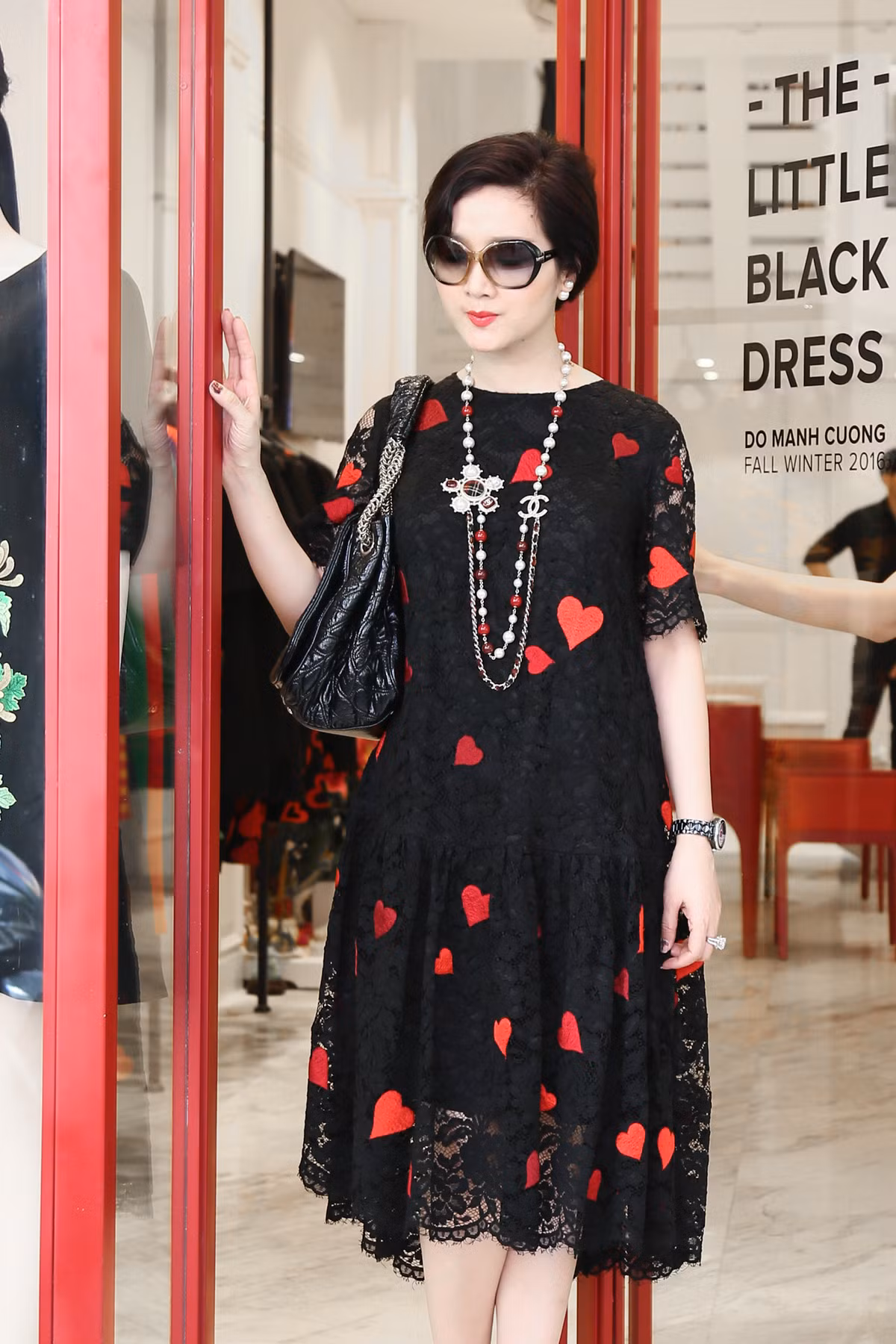 Giáng My chia sẻ, ngoài hợp tác trong công việc, người đẹp thường xuyên lựa chọn trang phục của Đỗ Mạnh Cường để xuất hiện trong nhiều sự kiện quan trọng.