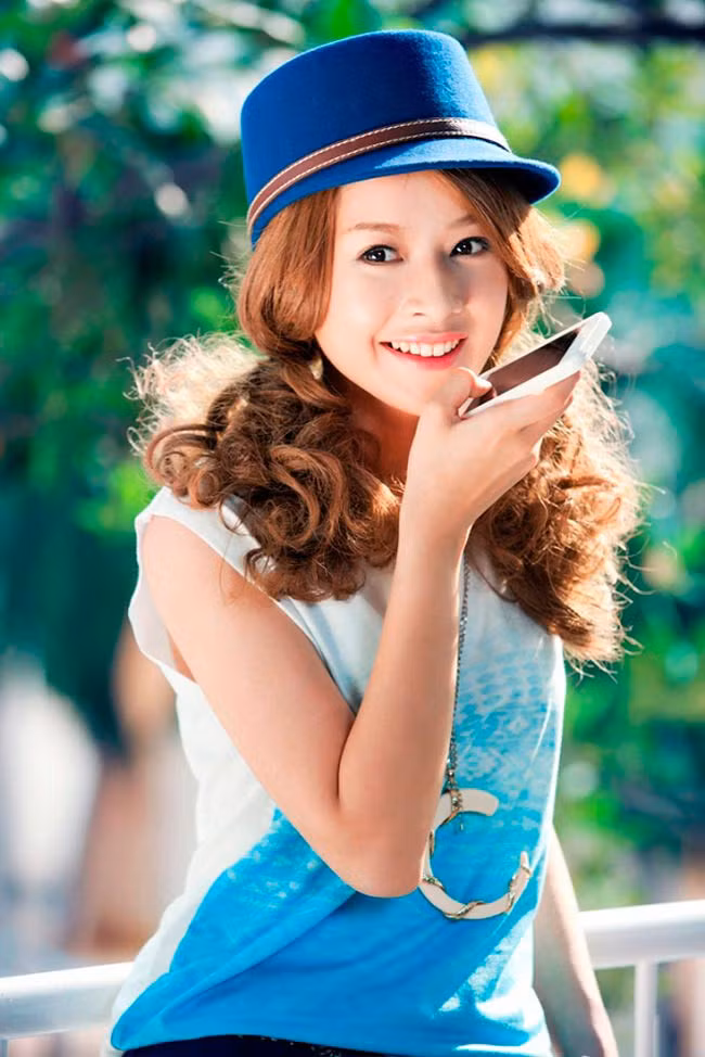 Đặc biệt, từ khi quyết định Nam tiến để xây dựng sự nghiệp, cô gái nhỏ nhắn gốc Hà thành đã có những bước tiến đáng kể về mặt hình ảnh và từng bước khẳng định vai trò một nghệ sĩ thực thụ chứ không chỉ là hot girl tuổi teen ngày nào.