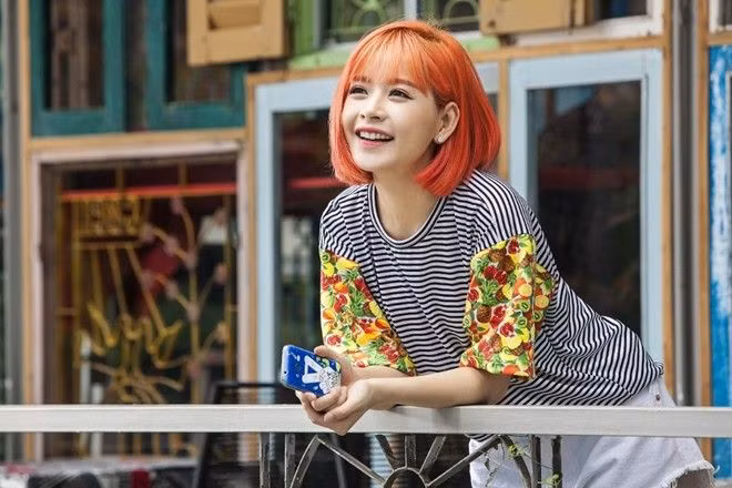 Sau ba năm tham gia nghệ thuật thứ bảy, Chi Pu đã sở hữu 5 phim nhựa, 3 phim truyền hình và ba phim ngắn do chính cô sản xuất, đạo diễn và đóng vai chính.