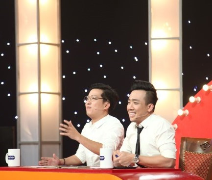 Giám khảo Trường Giang thừa nhận là anh đã bị rối vì thí sinh đặc biệt này và anh giải thích nhìn khẩu hình anh thì cứ tưởng là “đang cười nhưng không phải anh cười bởi vì không có gì mắc cười”. Tuy vậy thí sinh vẫn ăn may khi ra về với 2 triệu đồng.