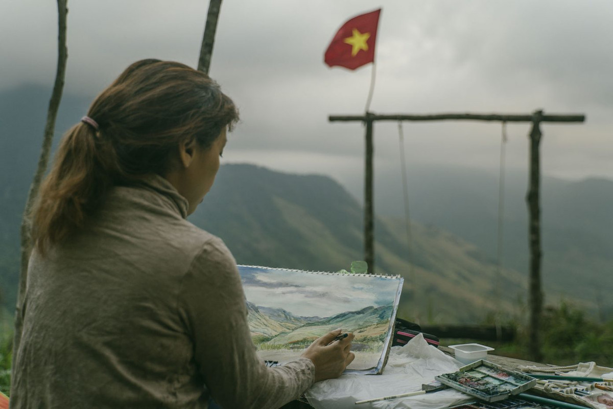 Đồi cỏ Phước Bình là một trong những “điểm nhấn” trên cung trekking Bidoup – Tà Giang. Ảnh: DucHieu Media