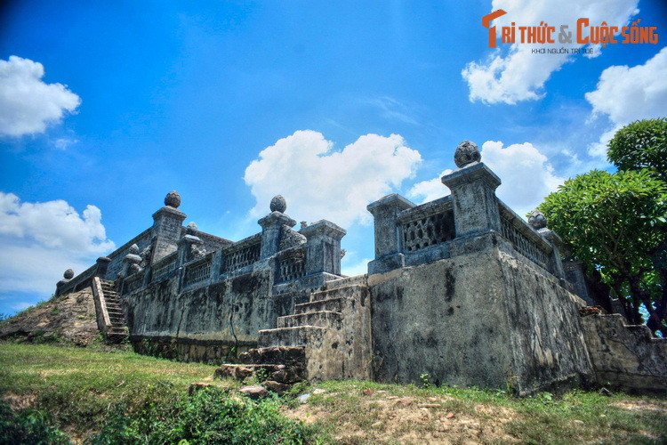 Với vẻ đẹp kiến trúc - mỹ thuật hiếm có, lăng Thánh Cung thực sự là một điểm đến giàu ý nghĩa dành cho những ai muốn tìm hiểu sâu hơn về các giá trị văn hóa và lịch sử của Cố đô Huế.