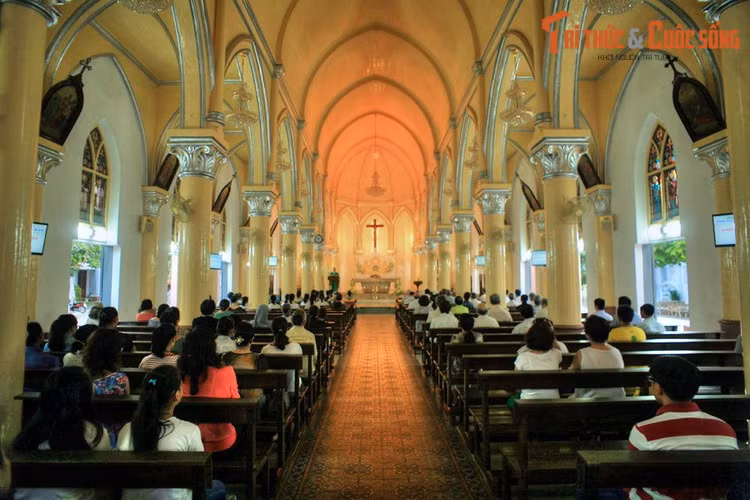 Ngày nay, nhà thờ Con Gà là địa điểm tham quan không thể bỏ qua của du khách trong và ngoài nước mỗi khi đến thành phố Đà Nẵng.