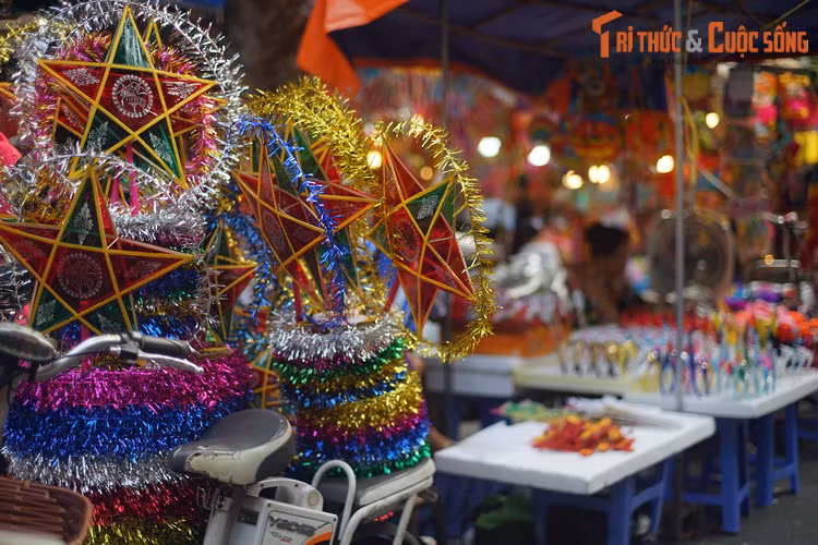 Toàn thể người dân Hà Nội tin tưởng rằng, những hình ảnh đầy sức sống này sẽ trở lại với dịp Tết Trung thu ở thủ đô vào năm sau.