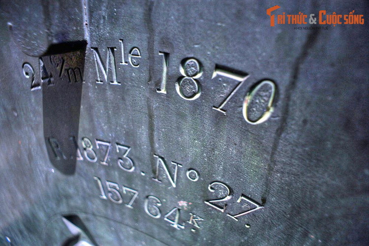 Phía sau pháo đài kiên cố này là mồ hôi, xương máu và cả sinh mạng của những người lao dịch khổ sai. Họ phải xẻ đá, phá núi làm đường, đào hào giao thông, xây hầm công sự bằng đôi tay mình... Ngày nay pháo đài cổ Núi Lớn là một điểm tham quan nổi tiếng ở Vũng Tàu.