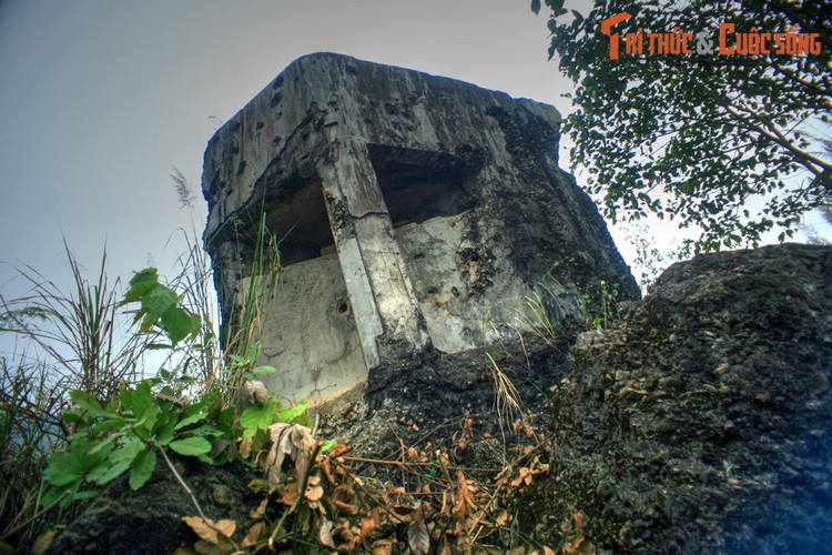 Nằm ở một vị trí chiến lược cách cửa khẩu Việt - Trung 2km, pháo đài là một hệ thống lô cốt rất vững chắc do Pháp xây dựng từ năm 1939 đến năm 1941 để không chế một khu vực rộng lớn tiếp giáp với biên giới Trung Quốc.