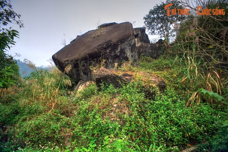 3. Nằm trên một ngọn đồi ở phía Nam thị trấn Đồng Đăng, pháo đài Đồng Đăng là một chứng tích lịch sử đặc biệt của cuộc chiến tranh bảo vệ biên giới phía Bắc năm 1979.